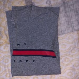 Grey woman’s xs Tommy Hilfiger shirt